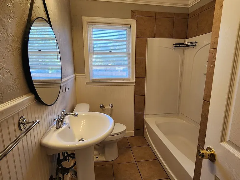 1213 McRee Dr — Photo 9