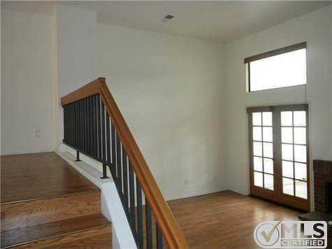 5th image of 1476 Summit Dr #10