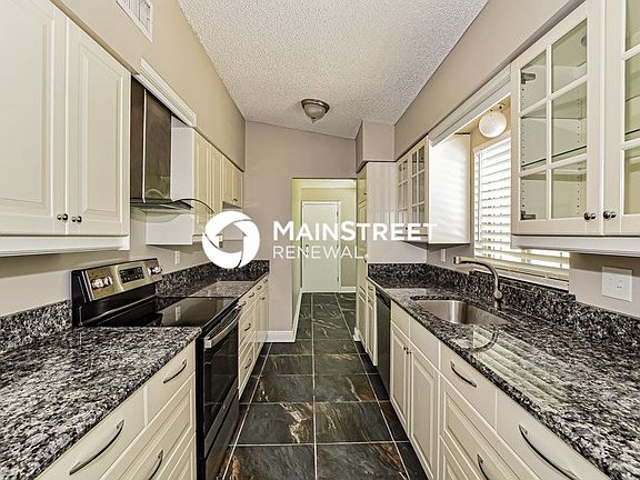 3rd image of 6212 Chinaberry Dr