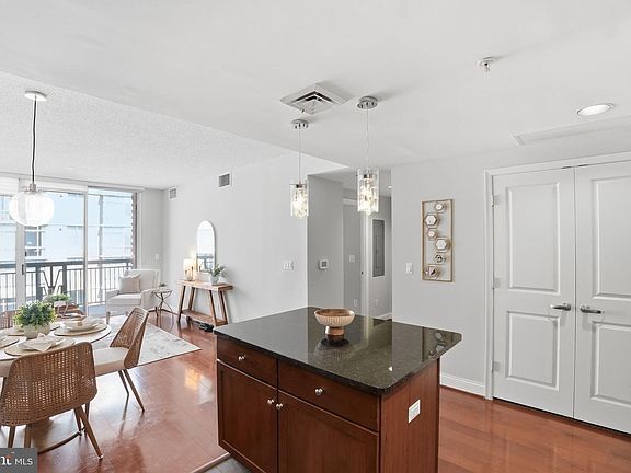 5th image of 1020 N Highland St Unit 605