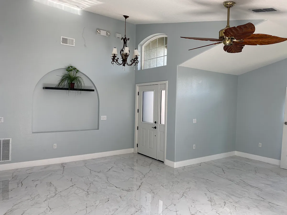 Building Photo - 537 Cassia Dr