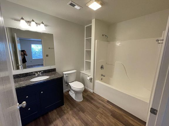 5th image of 298B Claymine Dr
