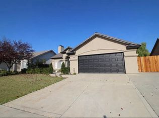 1831 Cromwell Ave, Clovis, CA 93611