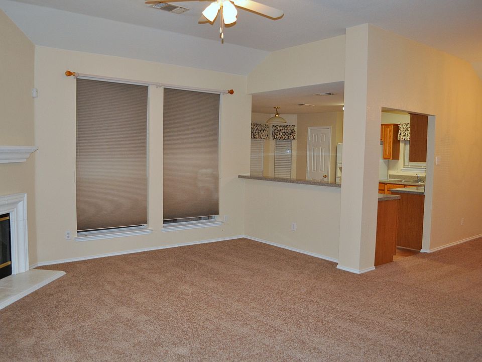1st image of 1611 Windcastle Dr