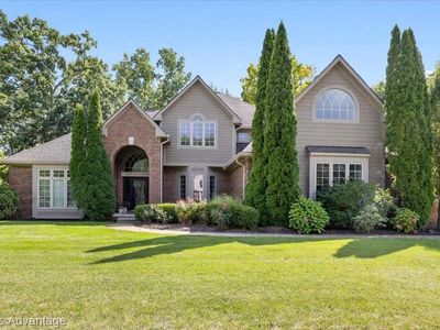 2282 Sandlewood Dr, White Lake, MI, 48383