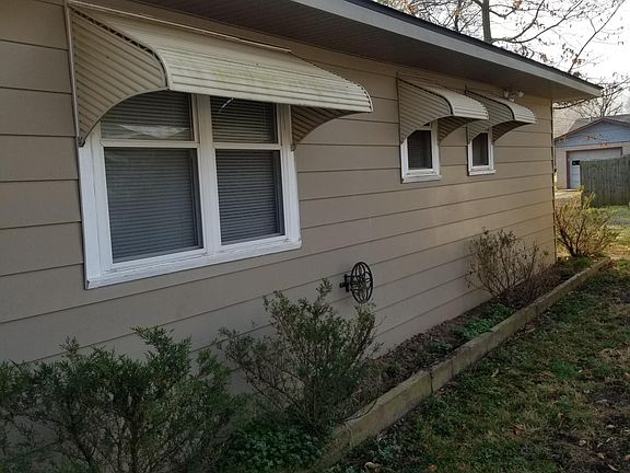 3rd image of 801 NW 9th St