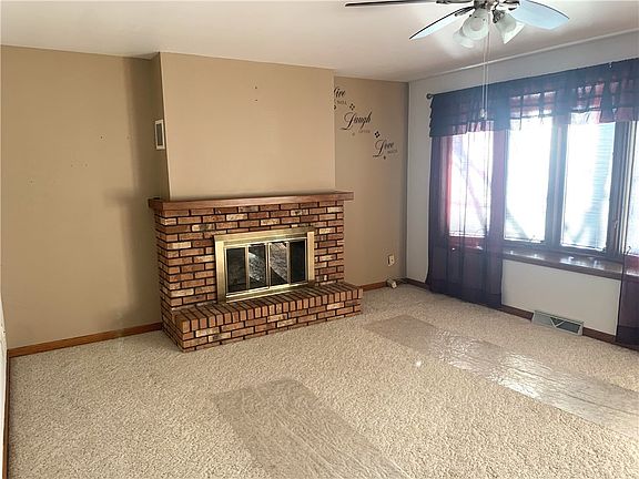 2nd image of 206 S Hickory St