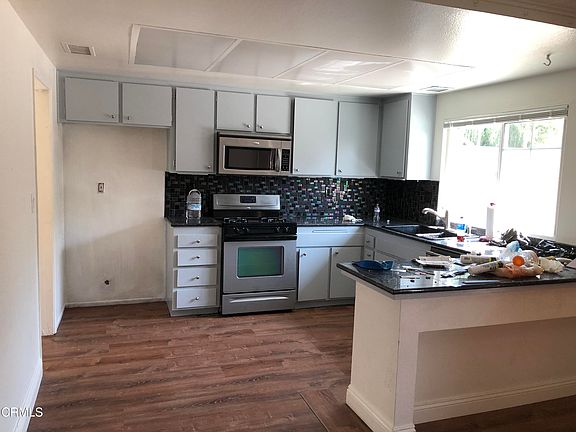 3rd image of 1439 S Pine Ave