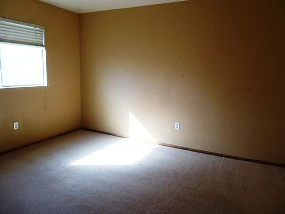 5th image of 26566 Larkspur St