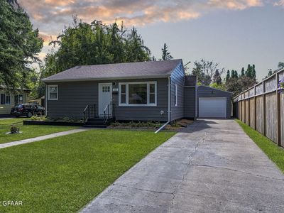 611 18th Ave S, Grand Forks, ND, 58201