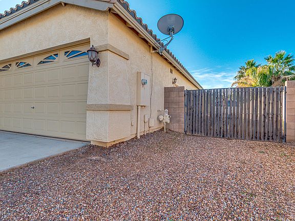 3rd image of 44255 W High Desert Trl