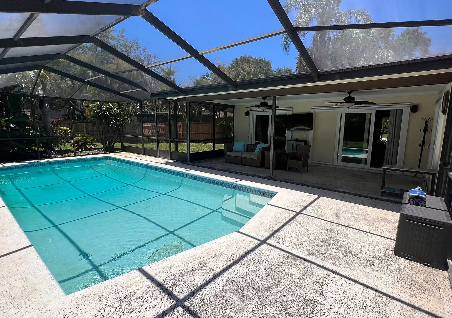 3/2 Pool Home Seminole — Photo 2
