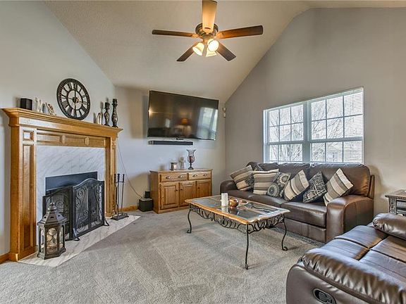 2nd image of 1305 Dean Dr