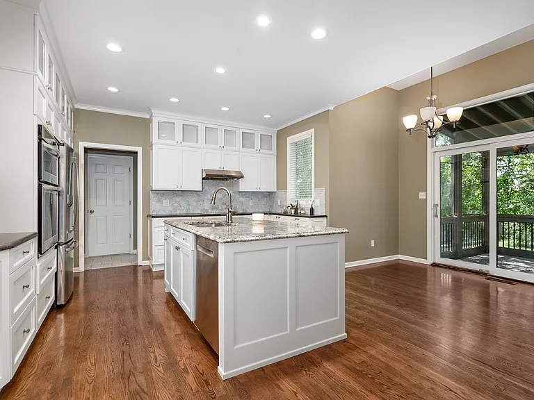 1101 Stonecreek Dr — Photo 13