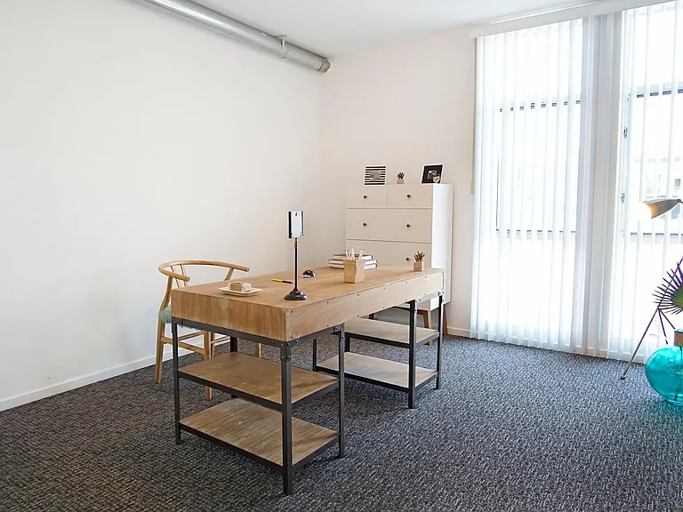 2x2 Traditional - Office