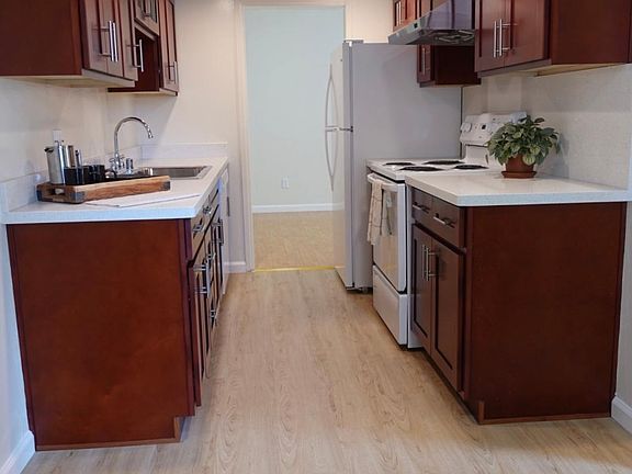 3rd image of 706 Hollenbeck Ave #2