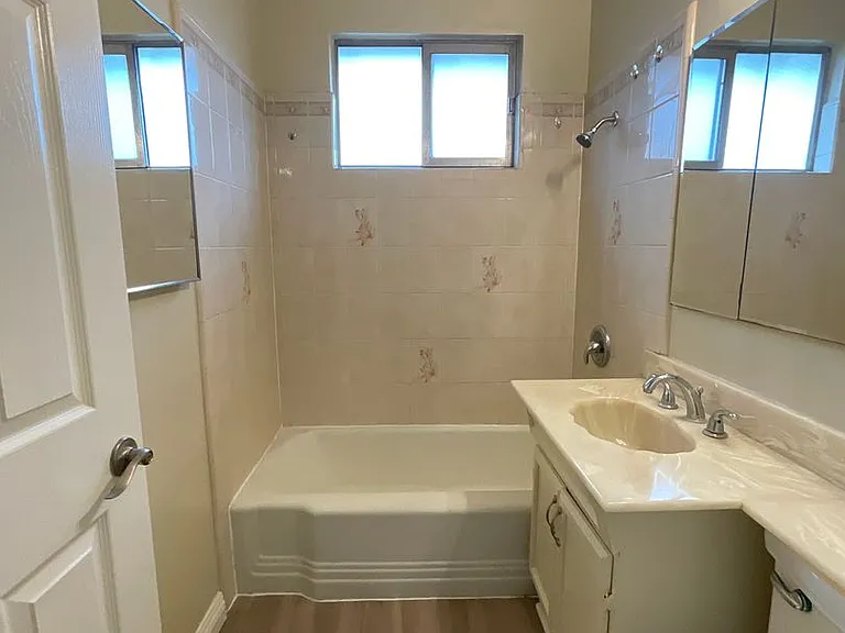 2539 E Seville Ave — Photo 21