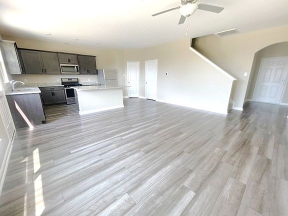5th image of 804 Clark Dr