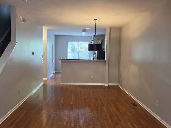 5th image of 1741 Matheson Ave