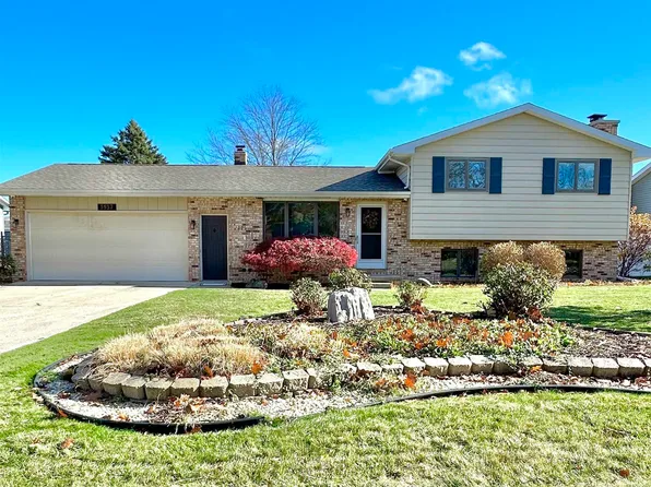 3937 Castle Dr, Bay City, MI 48706