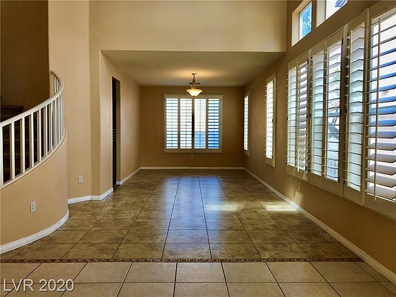 3rd image of 268 Palm Trace Ave
