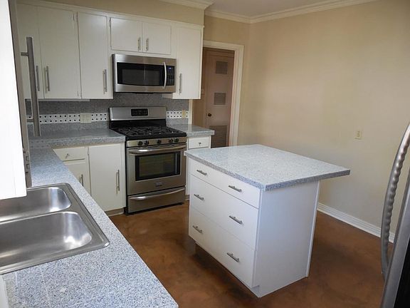 Kitchen Pic #2