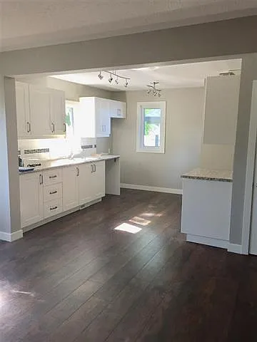 4 Bed 2 Bath House for Rent East Edmonton Utilities Included — Photo 2