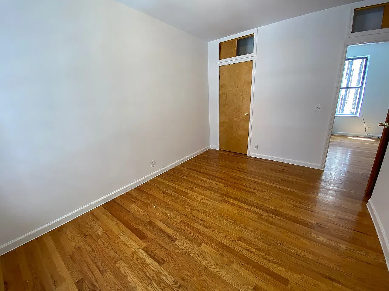352 West 15th Street — Photo 4