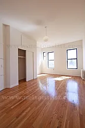 Rented by R New York