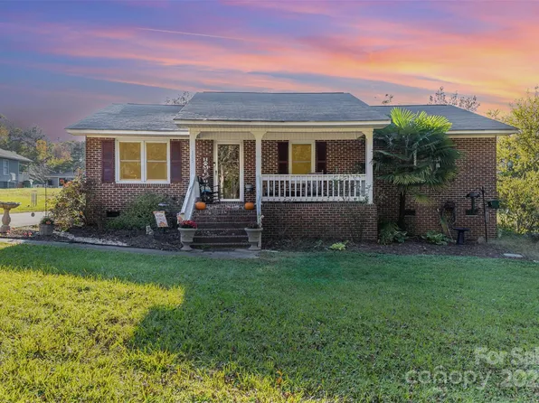 105 Hazel St, Lancaster, SC 29720