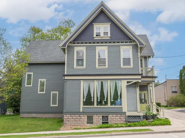 531 W Grand AVENUE, Port Washington, WI 53074