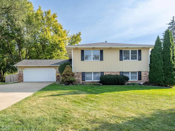 2535 E 50th St, Davenport, IA 52807