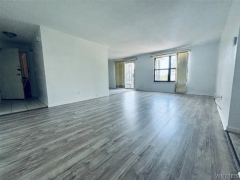 2 bed, 1.5 bath, 1188 sqft, $1,599 — Photo 3
