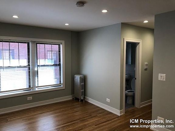 5th image of 518 W Cornelia Ave #L2