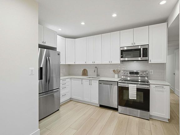 5th image of 2812 13th St NW APT 1
