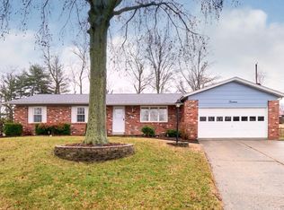14 Swan Ct, Saint Charles, MO 63301