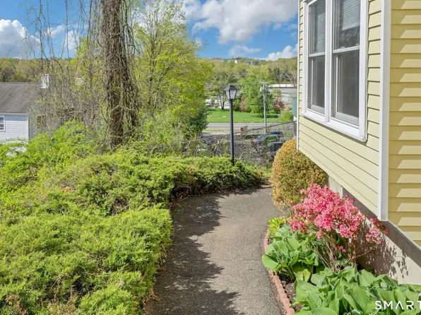 55 Mill Plain Road #21-9, Danbury, CT 06811