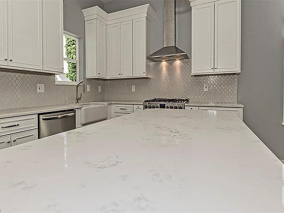 5th image of 4508 Clinton Ave
