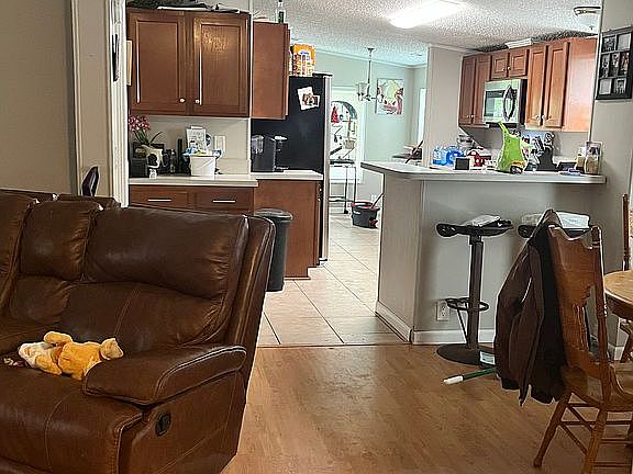 5th image of 4000 Richie Ln