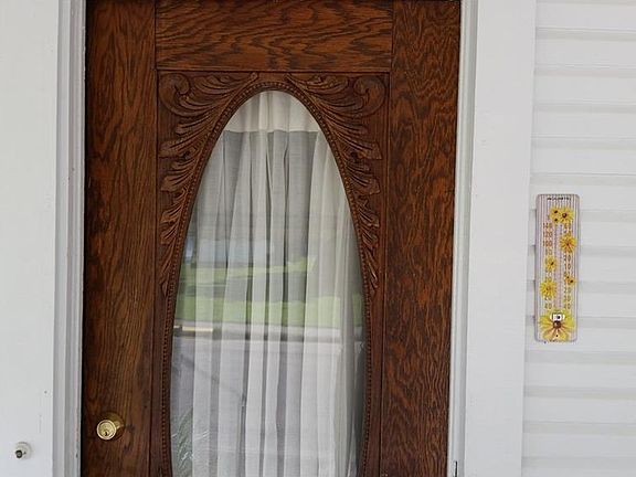 2nd image of 904 Grandview Ave