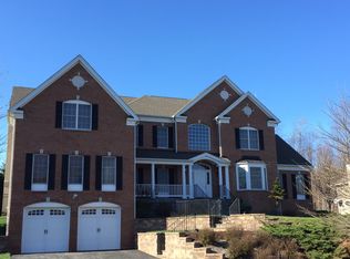 8 Sassinoro Blvd, Cortlandt Manor, NY 10567