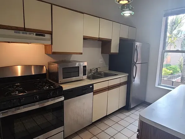 (undisclosed Address), Chicago, IL 60614