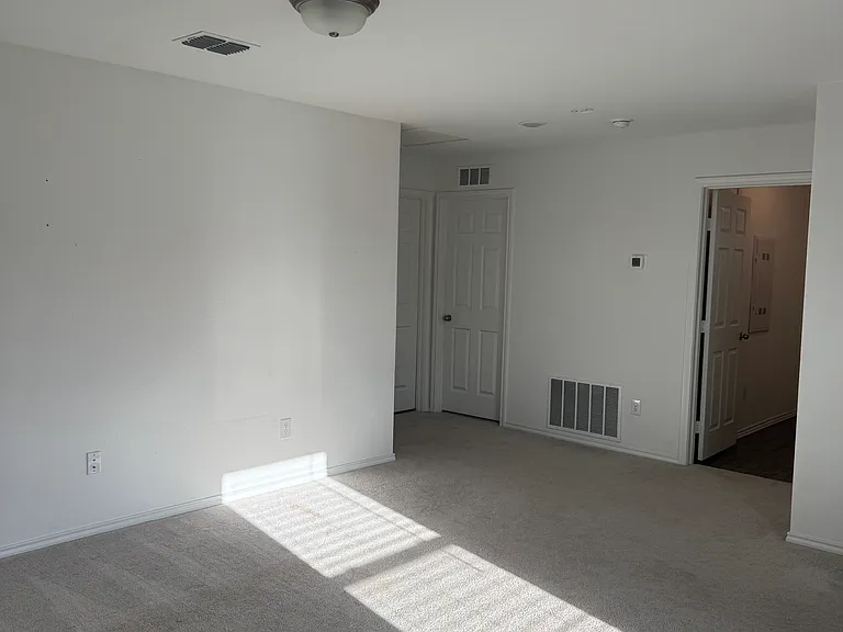 528 Lake Erie Dr — Photo 28