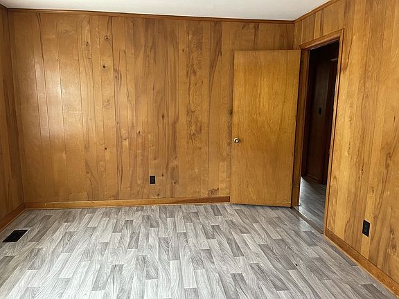 3rd image of 110 Allen Dr