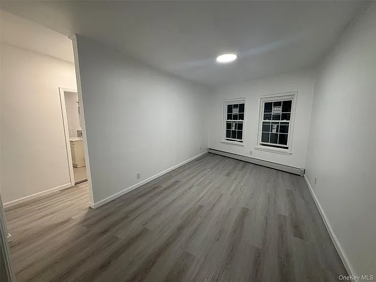 130 Wickham Ave — Photo 1