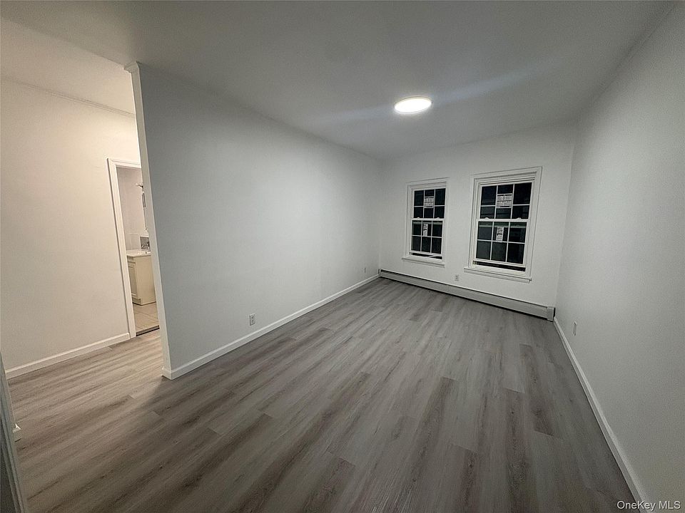 1st image of 130 Wickham Ave