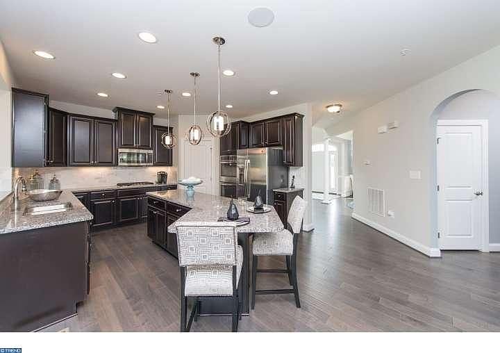 2nd image of 700 Galloway St