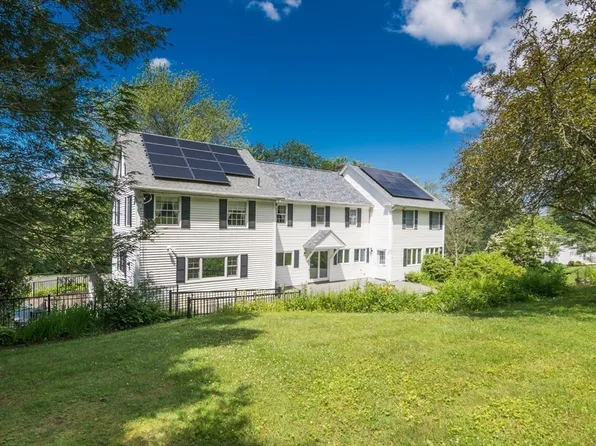 26 N Hillside Rd, South Deerfield, MA 01373