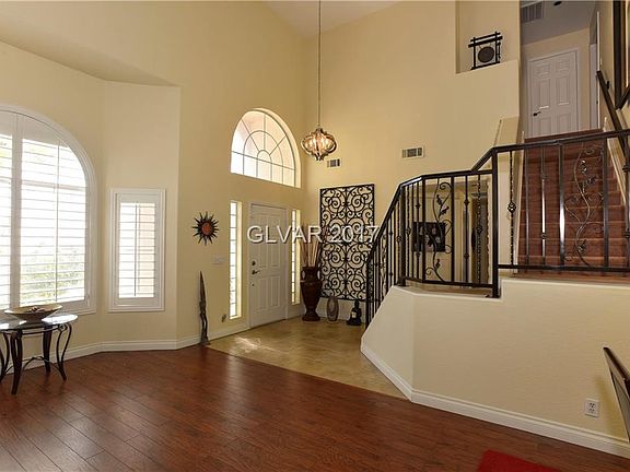 2nd image of 1556 Darryl Ave