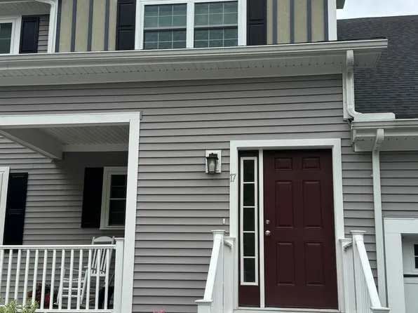 165 Cambridge Rd #17, Woburn, MA 01801